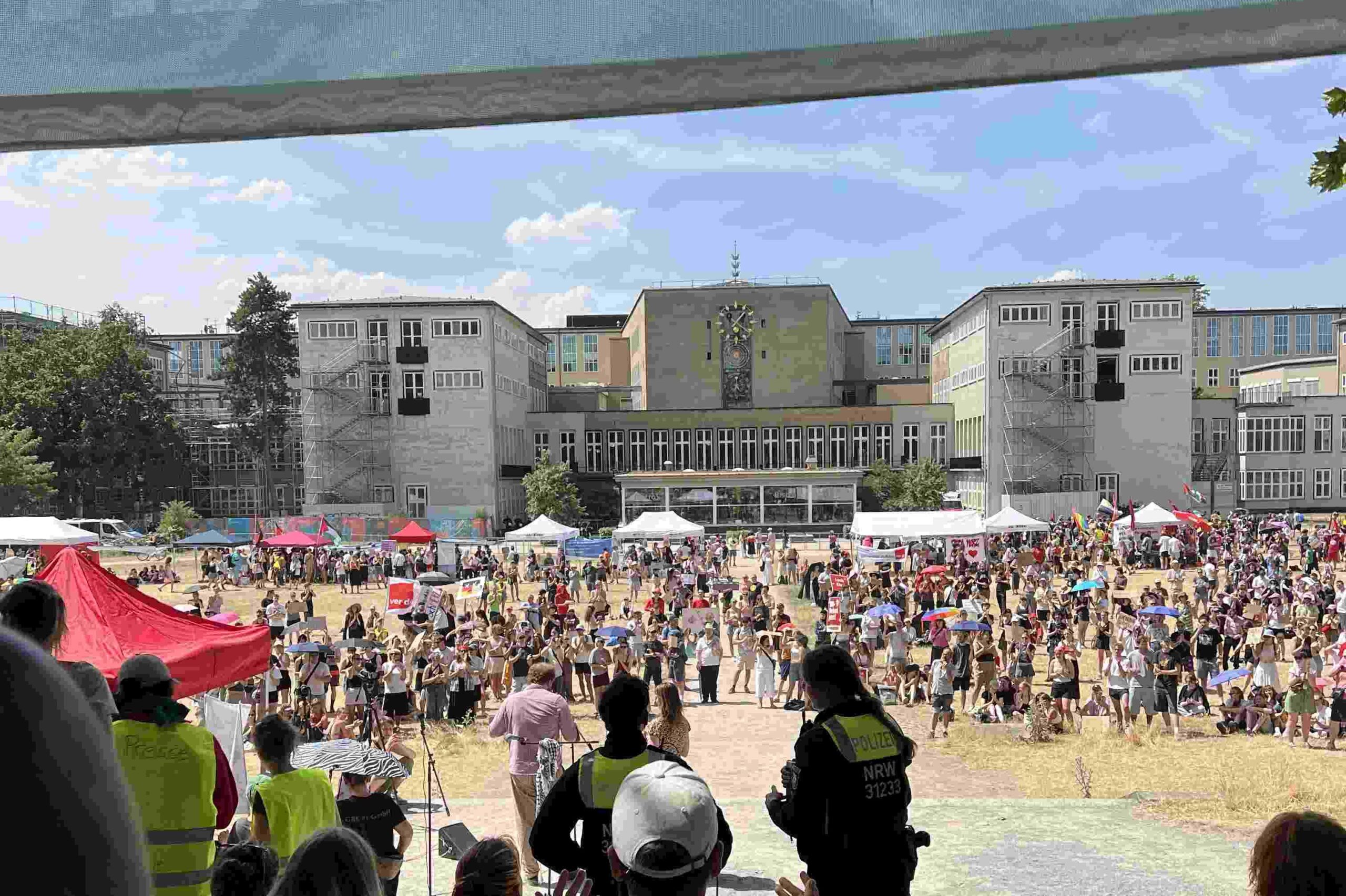 Cologne students protest cuts and militarisation during Merz visit - Freedom Press